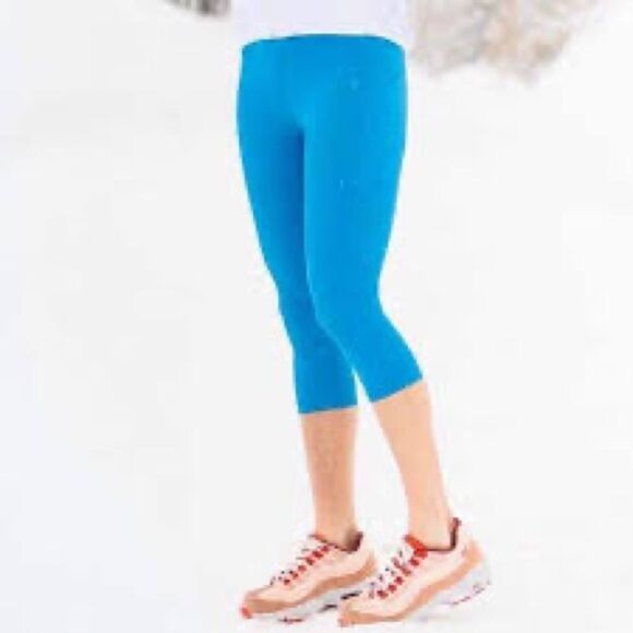 Zyia Active Light N Tight Hi-Rise Crop 17” Leggings Royal Blue - Picture 2 of 11